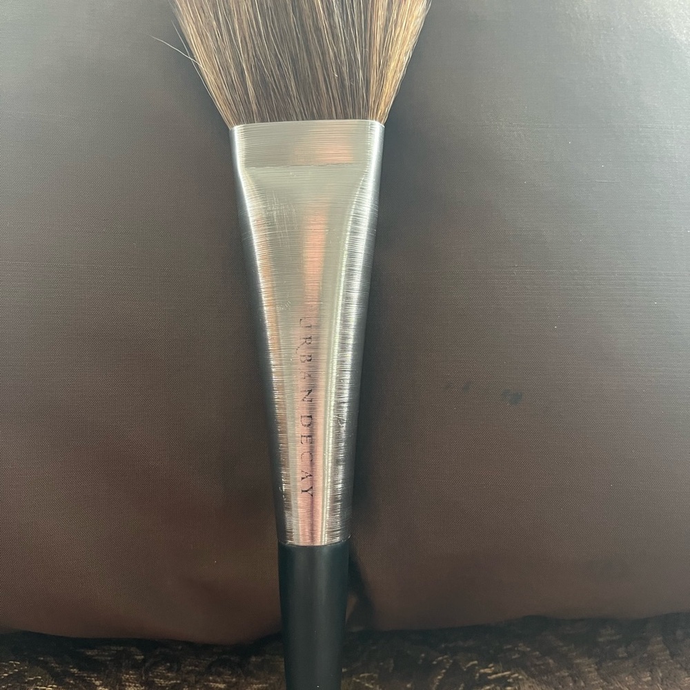 Urban Decay Powder Makeup Brush